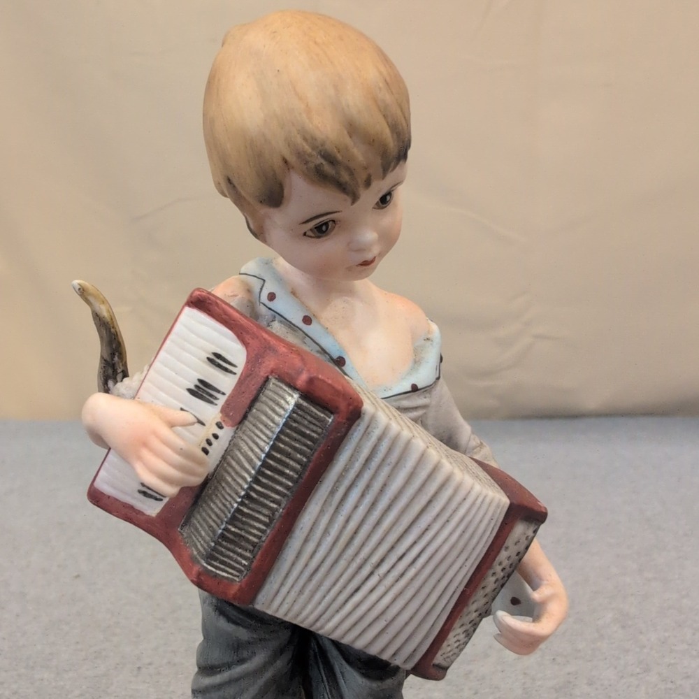 Vintage Folk Singers Porcelain Boy with Accordion Figurine 2147 Matte Finish - Picture 2 of 6